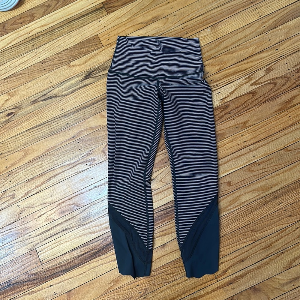 Lululemon wunder under scalloped leggings